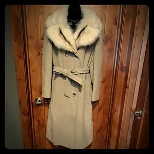 70s women's coat with real rabbit fur collar!